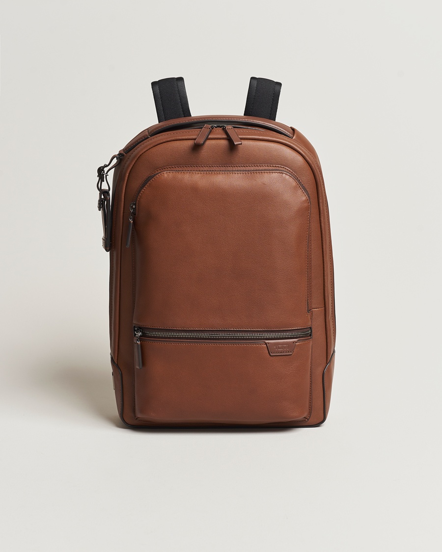 TUMI Harrison Bradner Leather Backpack Cognac – Marrón