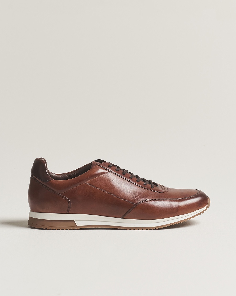 Loake Shoemakers Bannister Leather Running Sneaker Cedar – Marrón