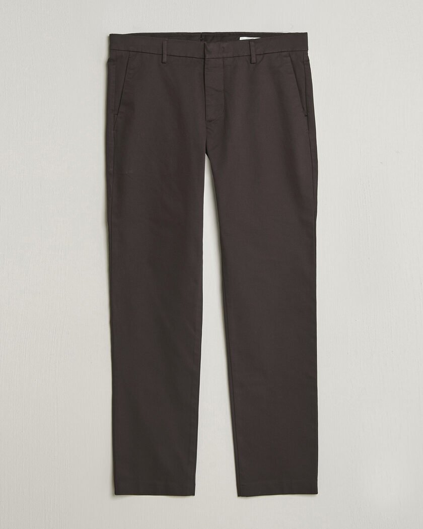 NN07 Theo Regular Fit Stretch Chinos Deep Truffle – Marrón