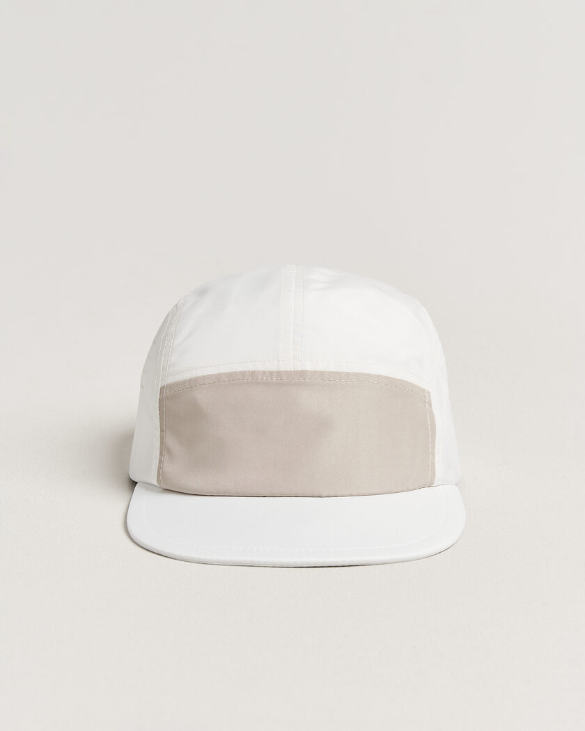 Peak Performance Lightweight Cap White/Sand Fog – Blanco