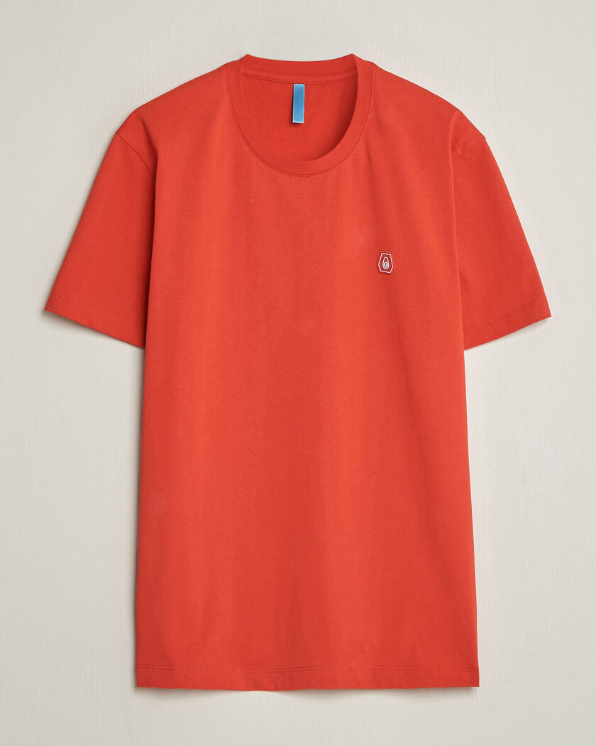 Sail Racing Fleet T-Shirt Aurora Red – Rojo