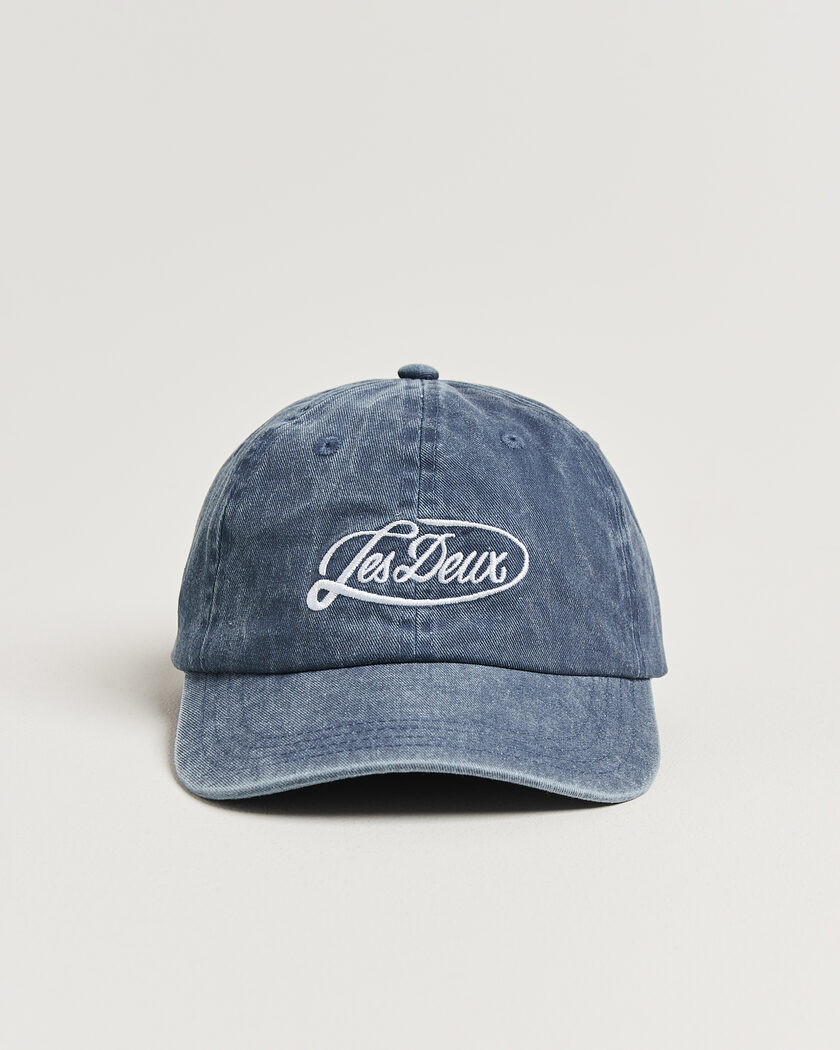 LES DEUX Logo Dad Cap Dark Denim Blue – Azul