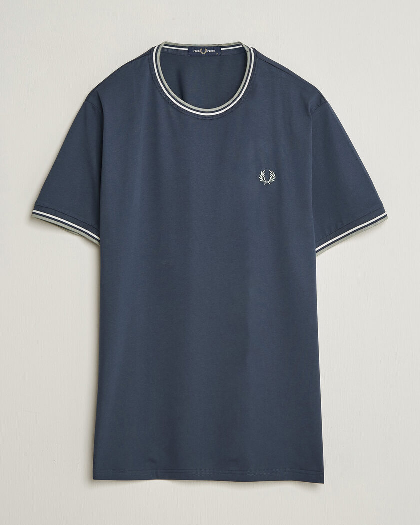 Fred Perry Twin Tipped T-Shirt Dark Airforce – Azul