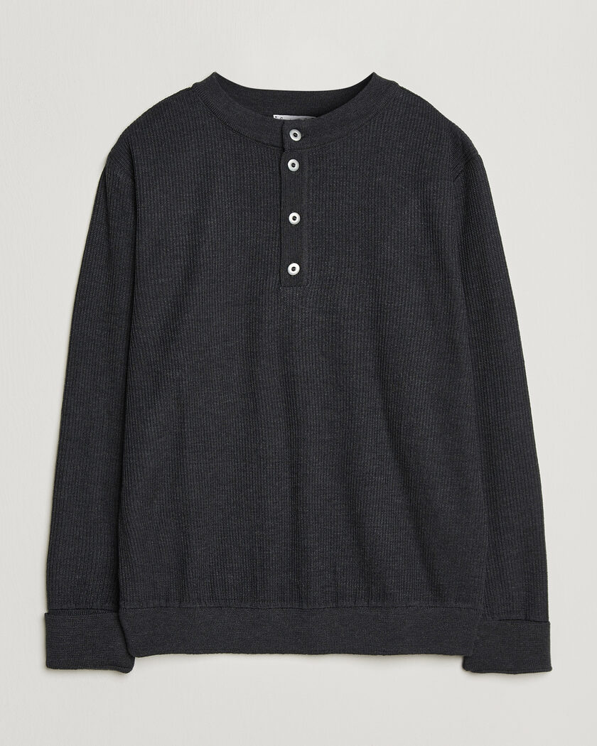 S.N.S. Herning Stamina Rib Henley Magnetite Black – Negro