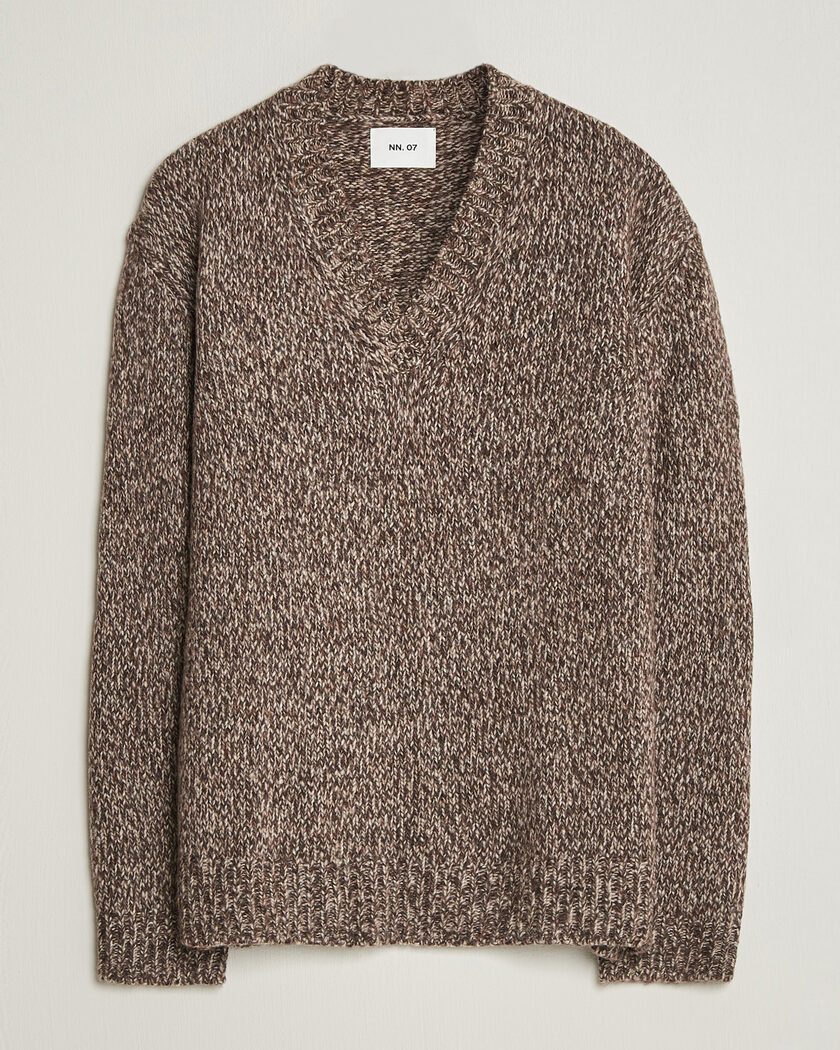 NN07 Flint Wool Knitted V-Neck Deep Truffle – Marrón