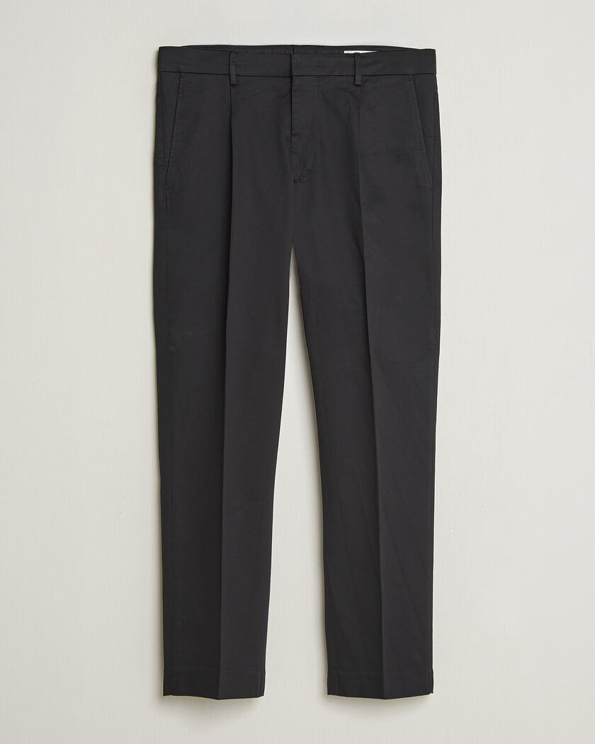 NN07 Bill Pleated Cotton Chinos Black – Negro