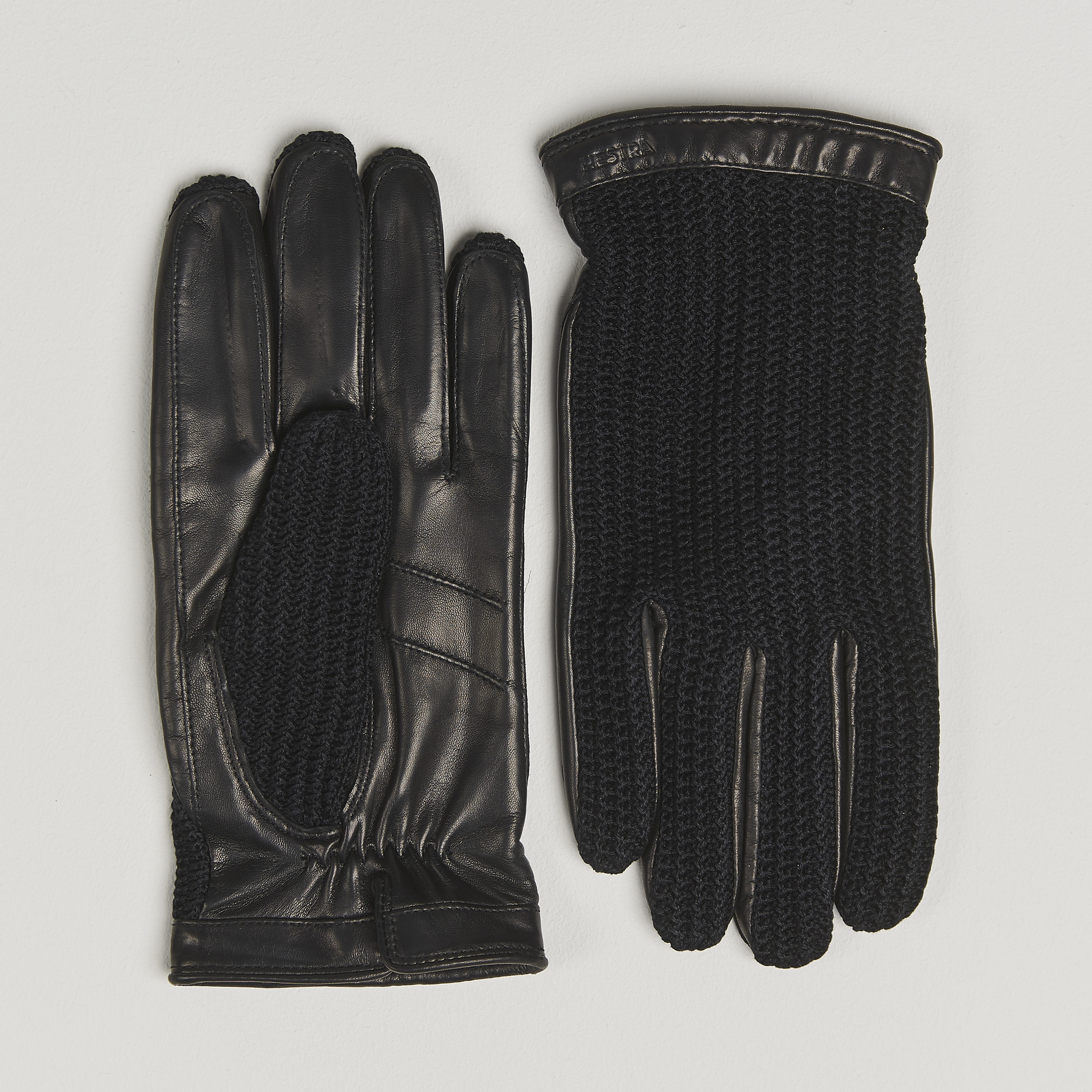 Hestra Adam Crochet Wool Lined Glove Black en CareOfCarl.es