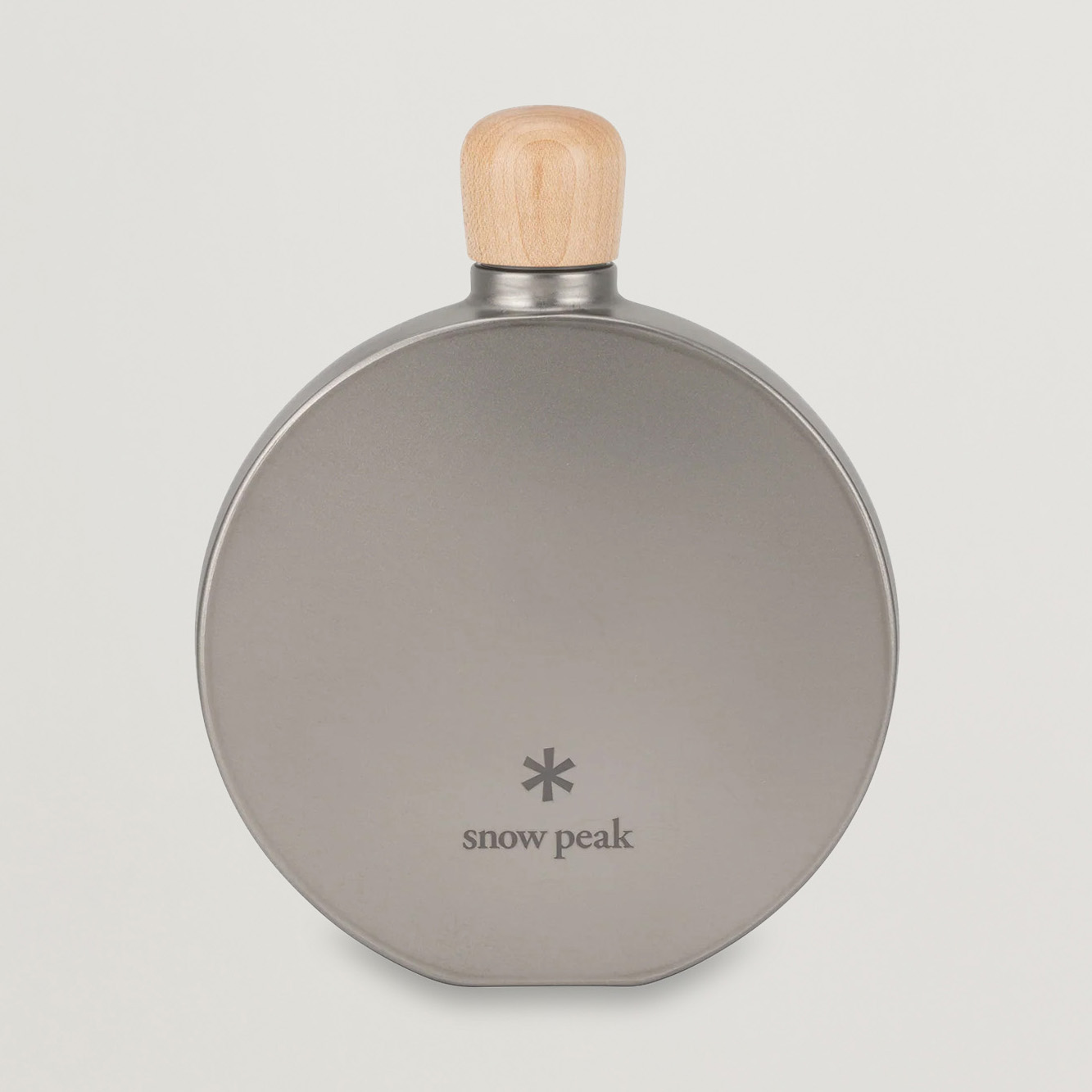 Snow Peak Curved Flask Titanium en CareOfCarl.es