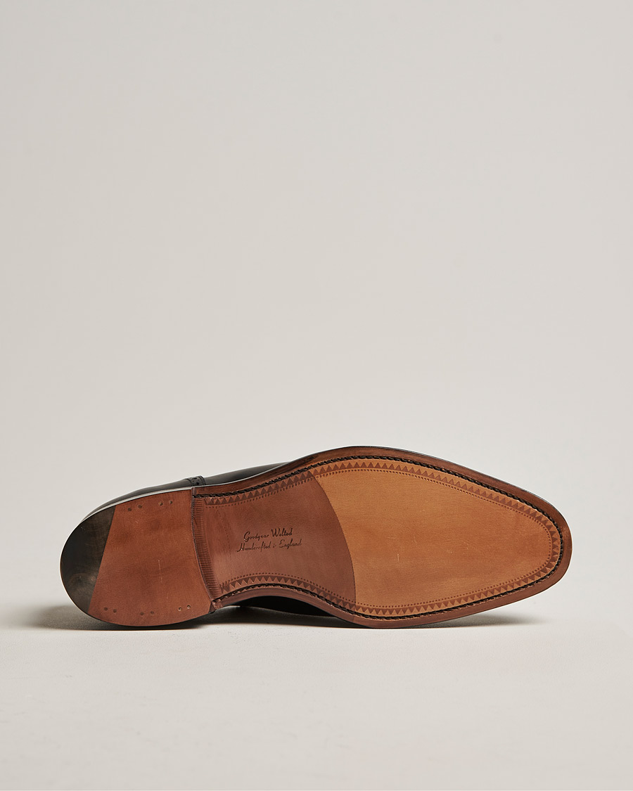 Hombres | Loake 1880 Strand Brogue Black Calf | Loake 1880 | Strand Brogue Black Calf