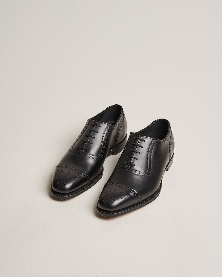 Hombres | Loake 1880 Strand Brogue Black Calf | Loake 1880 | Strand Brogue Black Calf