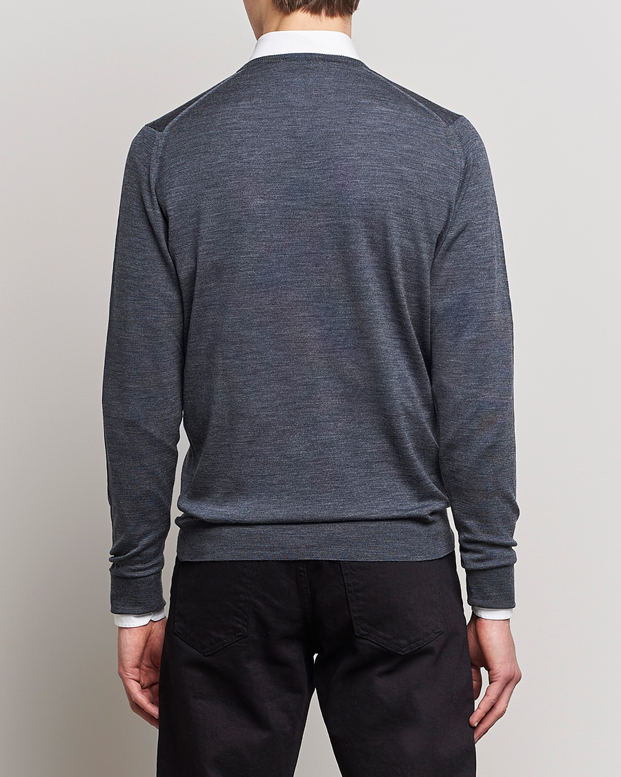 Hombres | Jerséis y prendas de punto | John Smedley | Bobby Extra Fine Merino V-Neck Pullover Charcoal