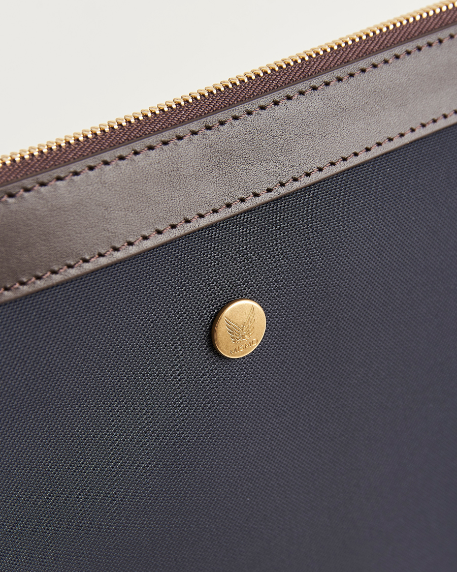 Hombres | Mismo M/S Nylon Pouch Large Navy/Dark Brown | Mismo | M/S Nylon Pouch Large Navy/Dark Brown