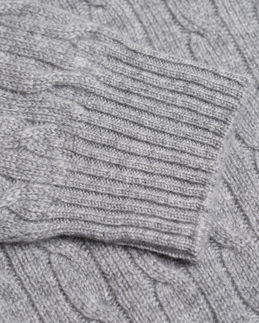 Hombres | Jerséis y prendas de punto | Johnstons of Elgin | Cashmere Cable Crew Neck Light Grey