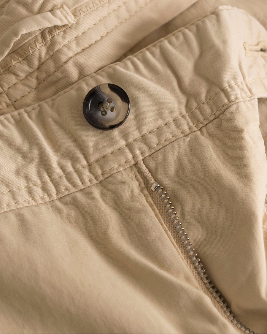 Hombres | Pantalones | J.Lindeberg | Chaze Deco Satin Stretch Chinos Beige