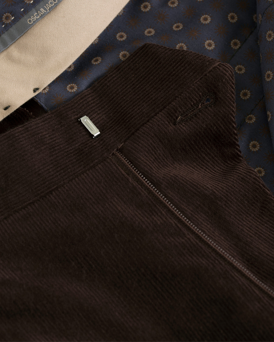 Hombres | Pantalones | Oscar Jacobson | Dean Turn Up Corduroy Trousers Dark Brown