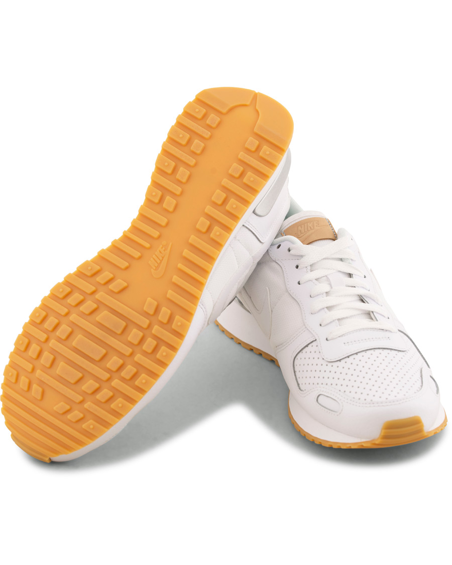 Hombres | Nike Air Vortex Running Sneaker White | Nike | Air Vortex Running Sneaker White
