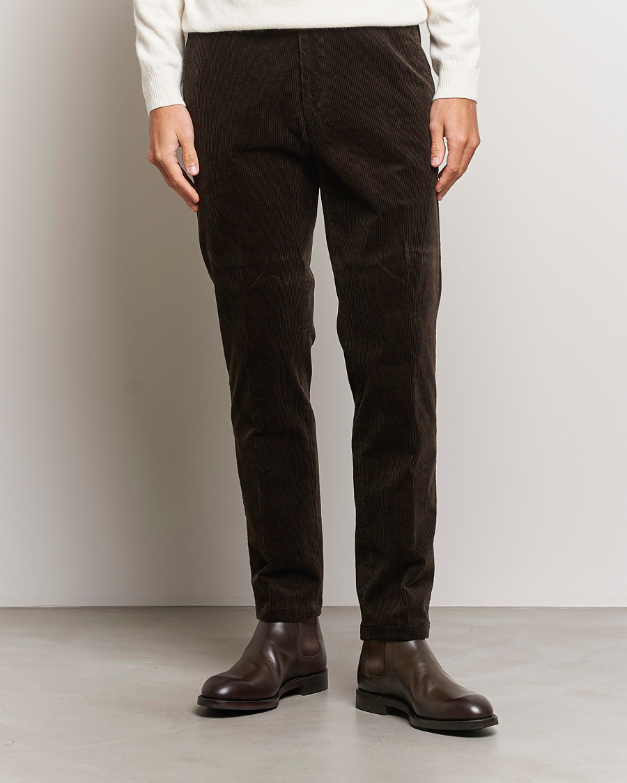 Hombres | Pantalones | Oscar Jacobson | Denz Corduroy Trousers Dark Brown