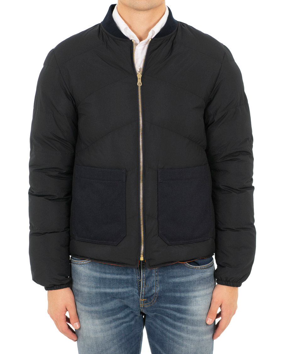 Hombres | Abrigos y chaquetas | The Workers Club | Reversible Down Filled Bomber Navy/Orange