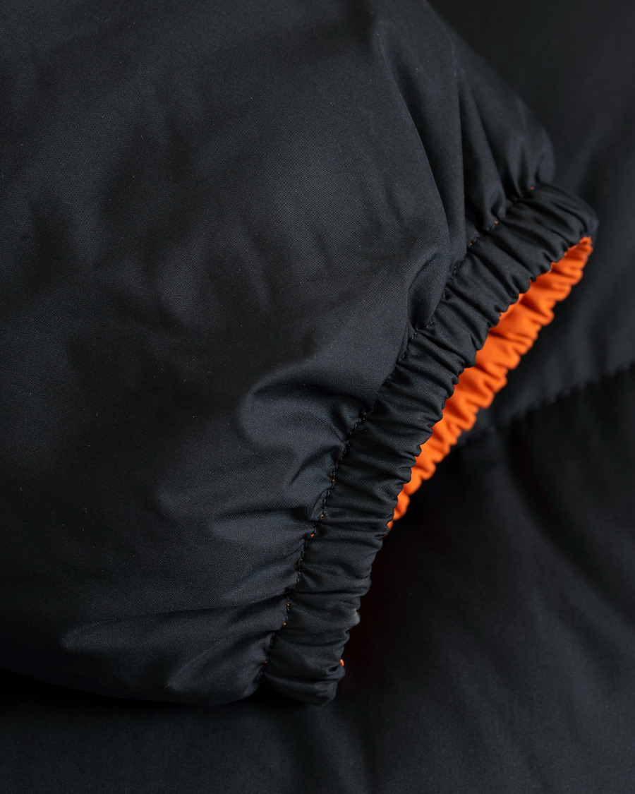 Hombres | Abrigos y chaquetas | The Workers Club | Reversible Down Filled Bomber Navy/Orange