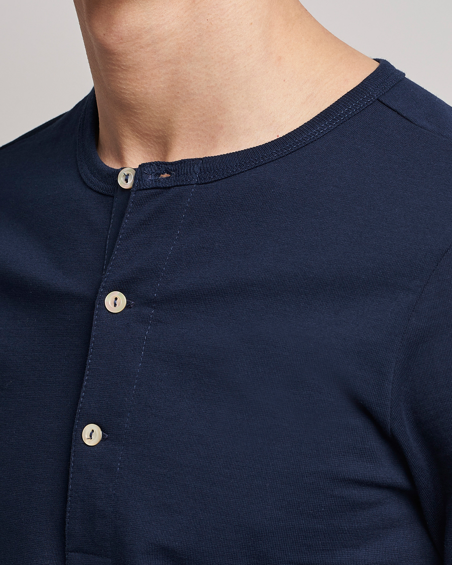 Hombres | Jerséis y prendas de punto | Merz b. Schwanen | Classic Organic Cotton Henley Sweater Ink Blue