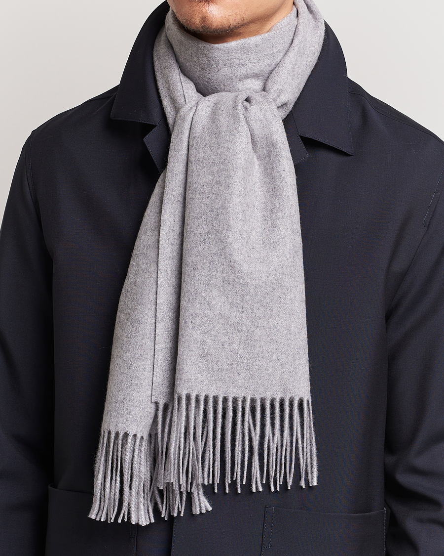 Hombres | Italian Department | Piacenza Cashmere | Cashmere Scarf Light Grey