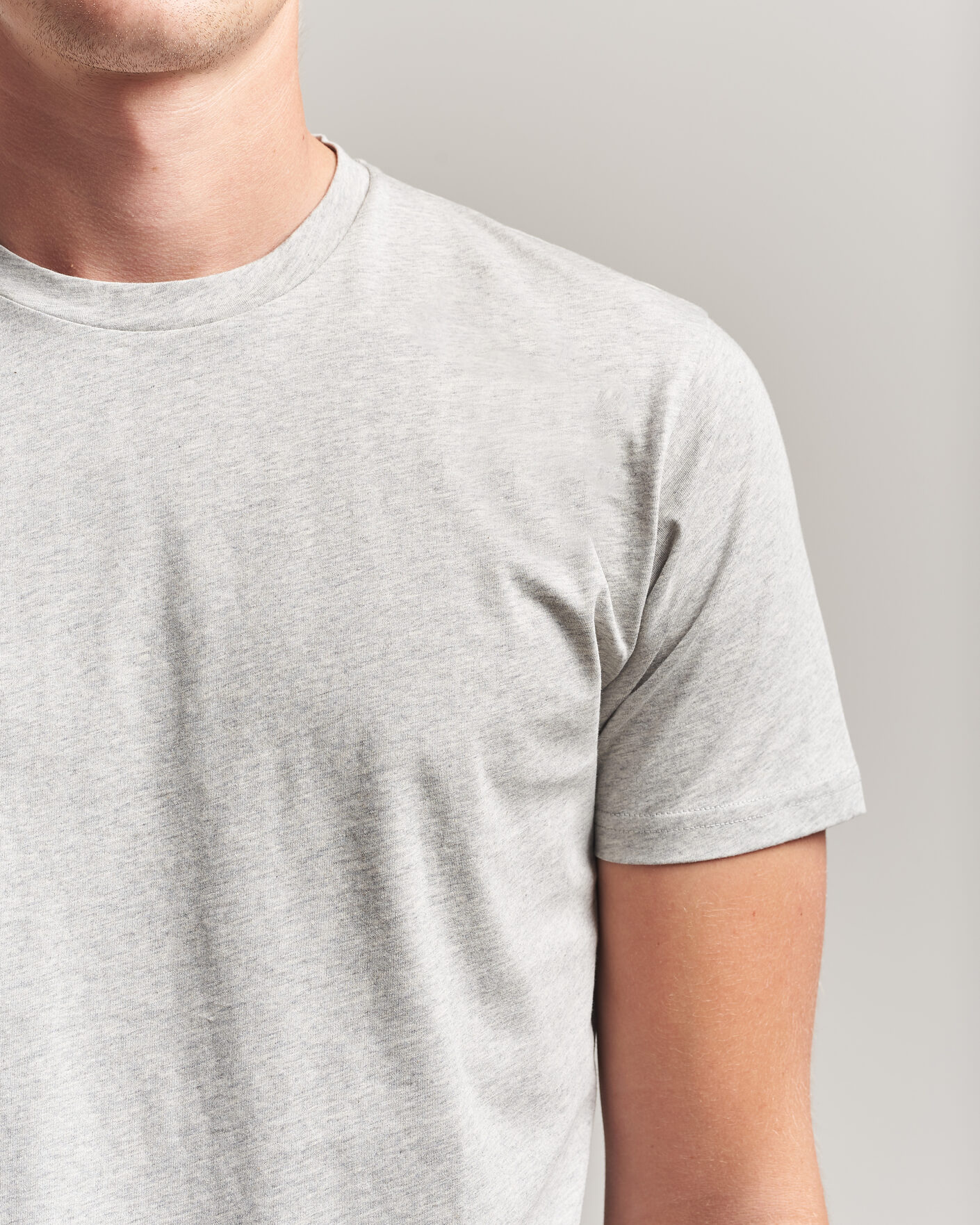 Hombres | Camisetas | Sunspel | Riviera Midweight T-Shirt Grey Melange