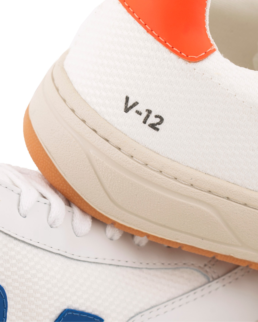 Hombres | Veja V-12 Mesh Sneaker White/Indigo/Orange/Flou | Veja | V-12 Mesh Sneaker White/Indigo/Orange/Flou