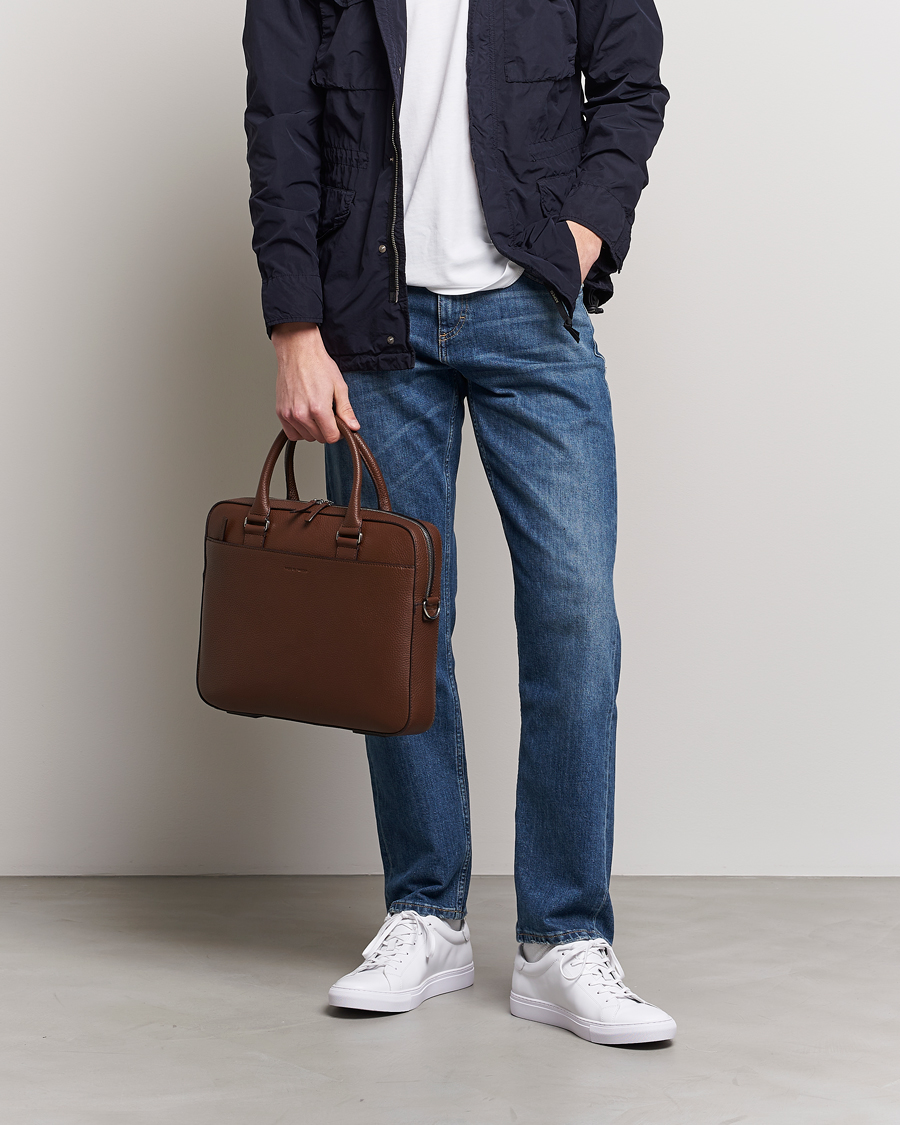 Hombres | Business & Beyond | Tiger of Sweden | Bosun Grained Leather Briefcase Brown