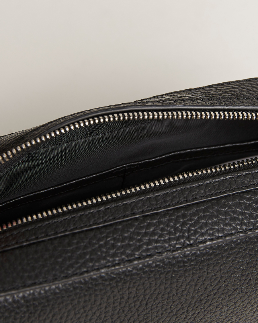 Hombres | Tiger of Sweden Wes Grained Leather Toilet Bag Black | Tiger of Sweden | Wes Grained Leather Toilet Bag Black