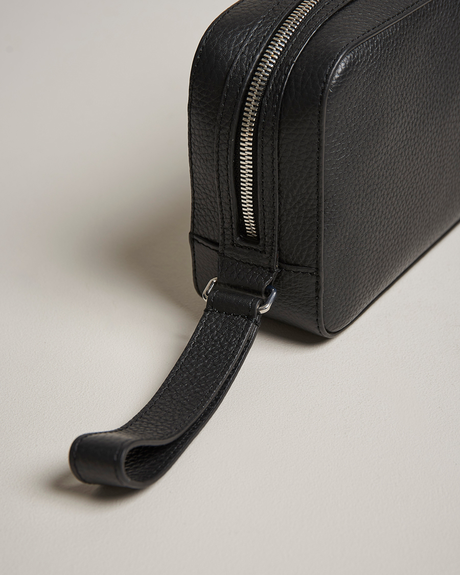 Hombres | Tiger of Sweden Wes Grained Leather Toilet Bag Black | Tiger of Sweden | Wes Grained Leather Toilet Bag Black