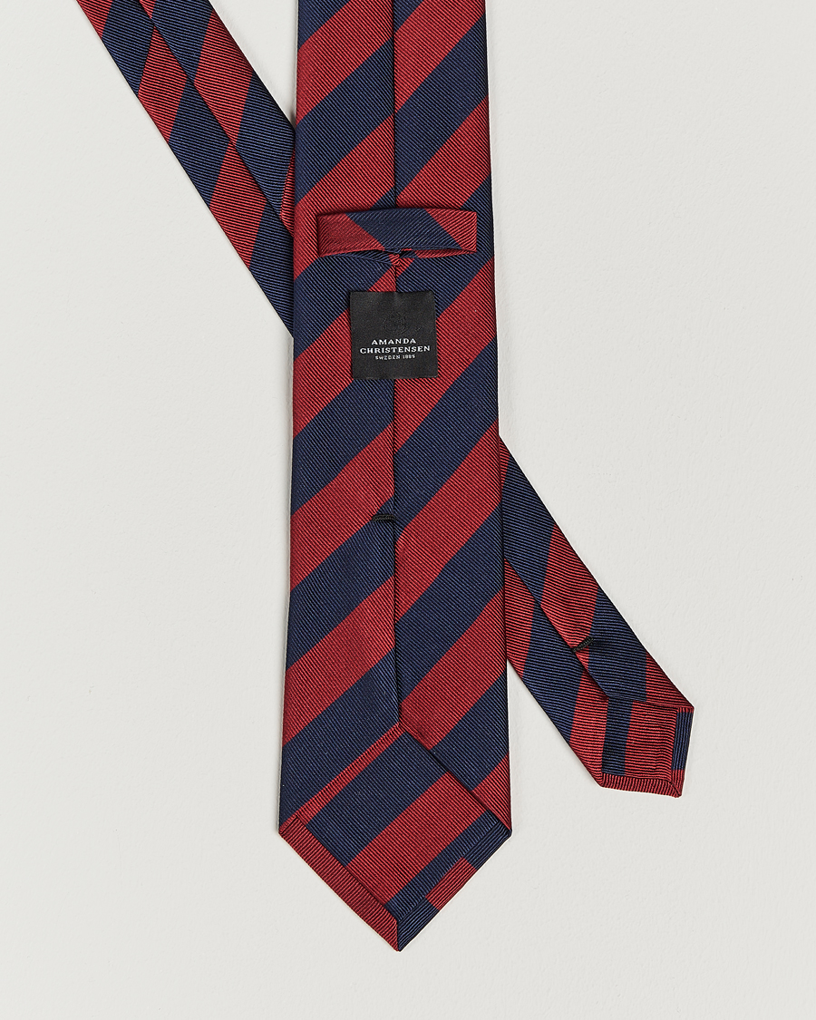 Hombres | Amanda Christensen Regemental Stripe Classic Tie 8 cm Wine/Navy | Amanda Christensen | Regemental Stripe Classic Tie 8 cm Wine/Navy