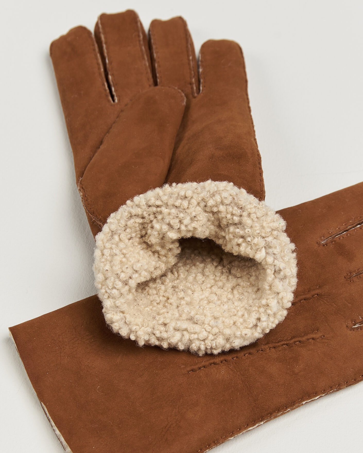 Hombres | Guantes | Hestra | Lambskin Suede Handsewn Glove Congac