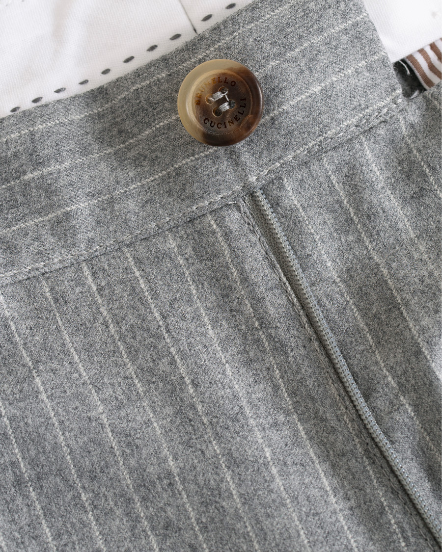 Hombres | Pantalones | Brunello Cucinelli | Slim Fit Pin Stripe Pleated Flannel Trousers Light Grey