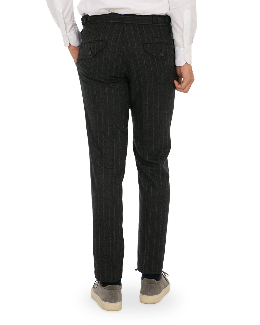 Hombres | Pantalones | Oscar Jacobson | Nilo Chalkstripe Side Adjuster Trousers Dark Grey