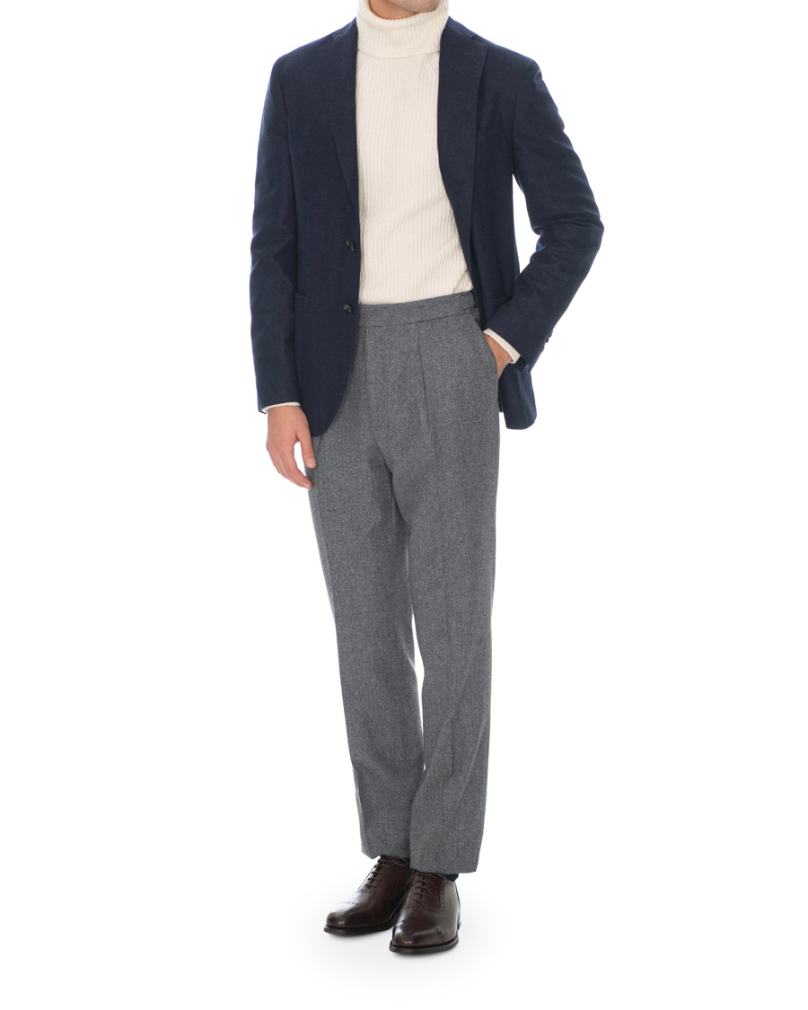 Hombres | Pantalones | Berg&Berg | Arnold Pleated Side Adjuster Flanell Trousers Mid Grey