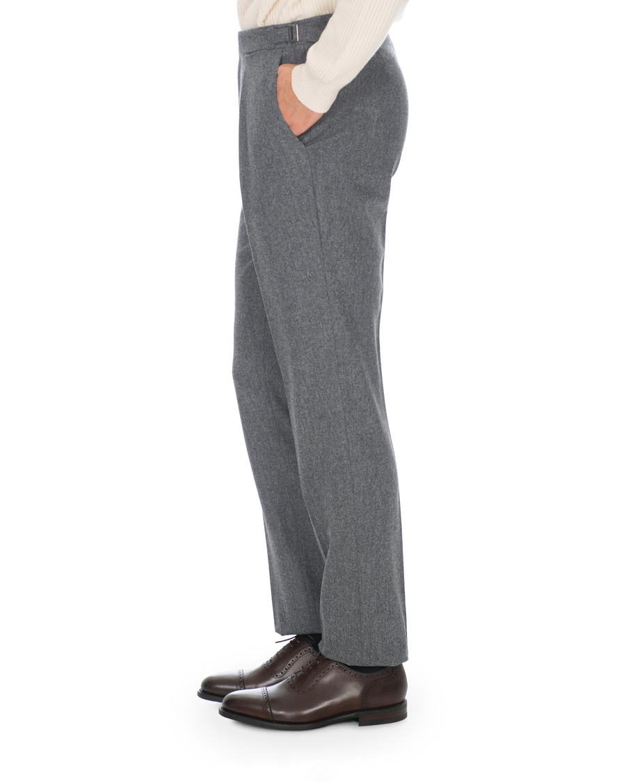 Hombres | Pantalones | Berg&Berg | Arnold Pleated Side Adjuster Flanell Trousers Mid Grey