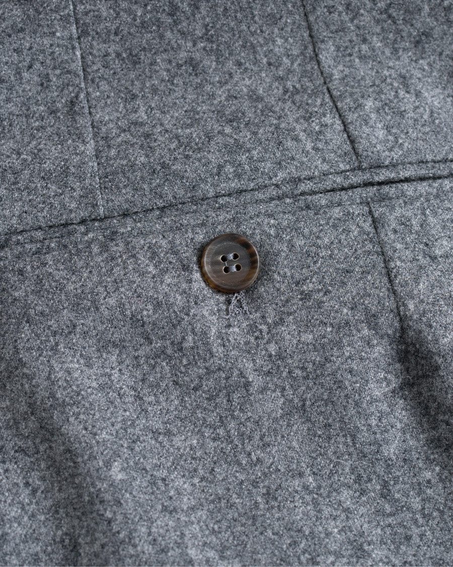 Hombres | Pantalones | Berg&Berg | Arnold Pleated Side Adjuster Flanell Trousers Mid Grey