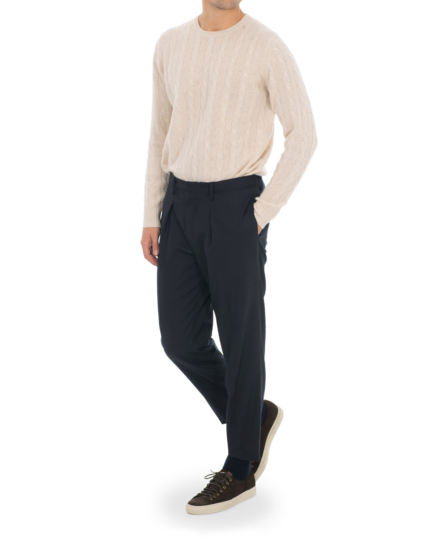 Hombres | Pantalones | Tiger of Sweden | Tarine Cropt Pleated Trousers Navy