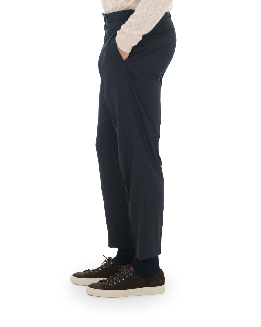 Hombres | Pantalones | Tiger of Sweden | Tarine Cropt Pleated Trousers Navy