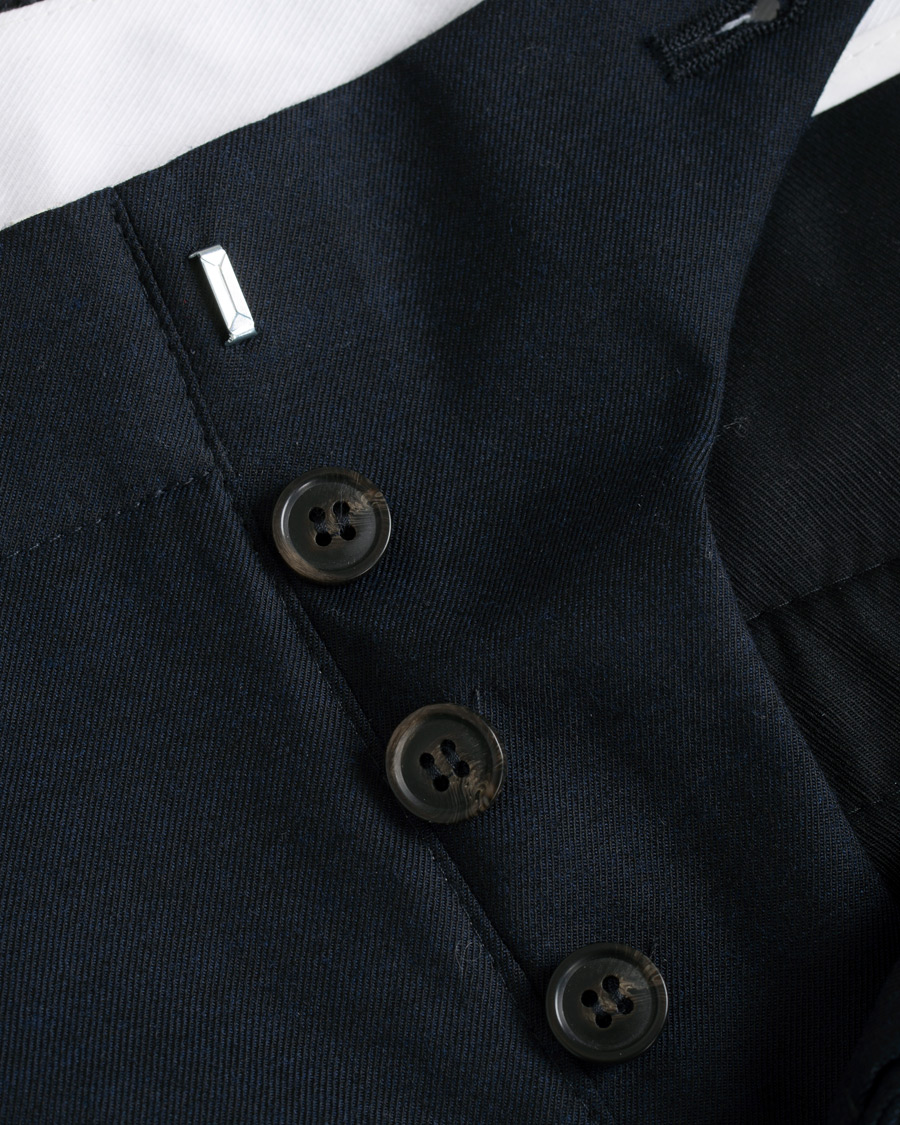 Hombres | Pantalones | Tiger of Sweden | Tarine Cropt Pleated Trousers Navy
