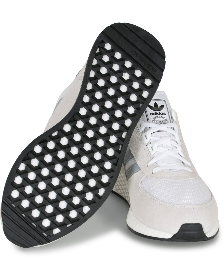 Hombres | adidas Originals Marathon Tech Sneaker White | adidas Originals | Marathon Tech Sneaker White