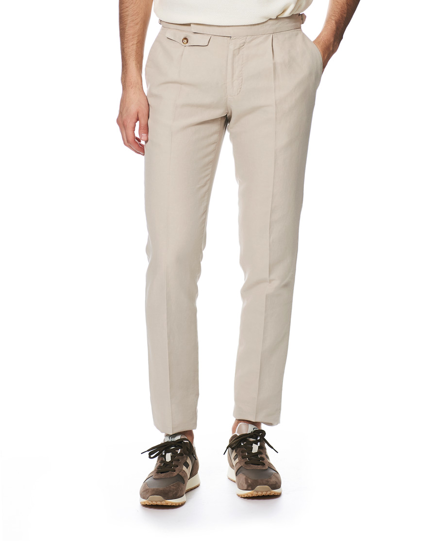 Hombres | Pantalones | Incotex | Slim Fit Pleated Chinolino Trousers Beige
