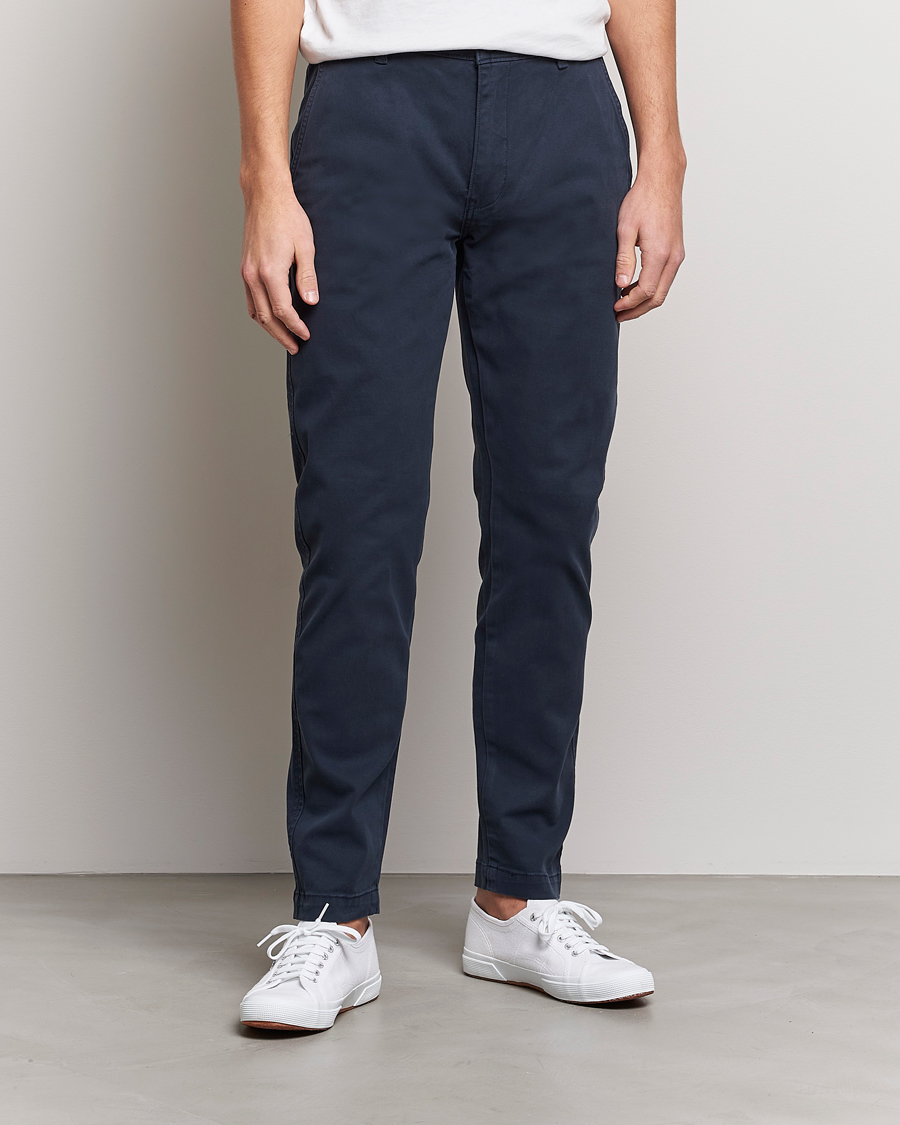 Hombres | Pantalones | Levi's | Garment Dyed Stretch Chino Baltic Navy