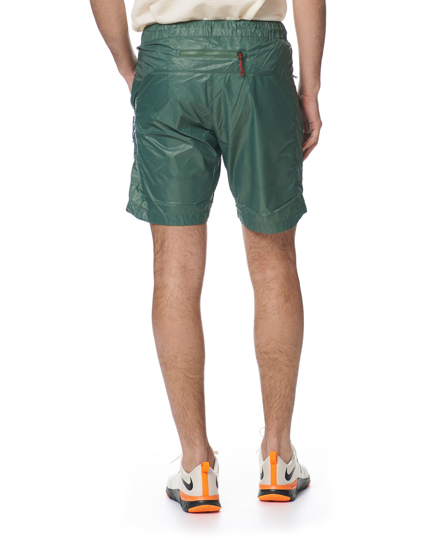 Hombres | Pantalones cortos | Peak Performance | Ben Gorham Windbreaker Shorts Green