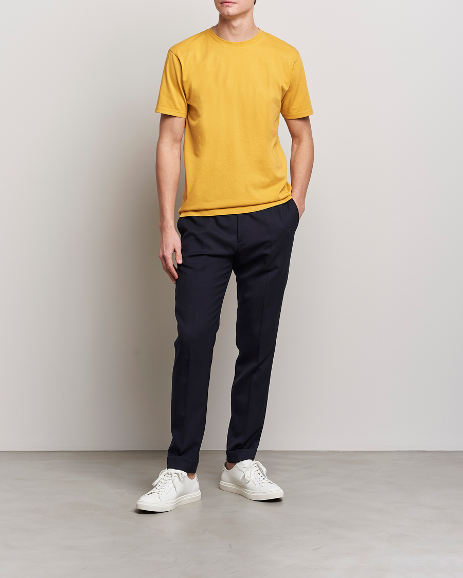 Hombres | Camisetas | Colorful Standard | Classic Organic T-Shirt Burned Yellow