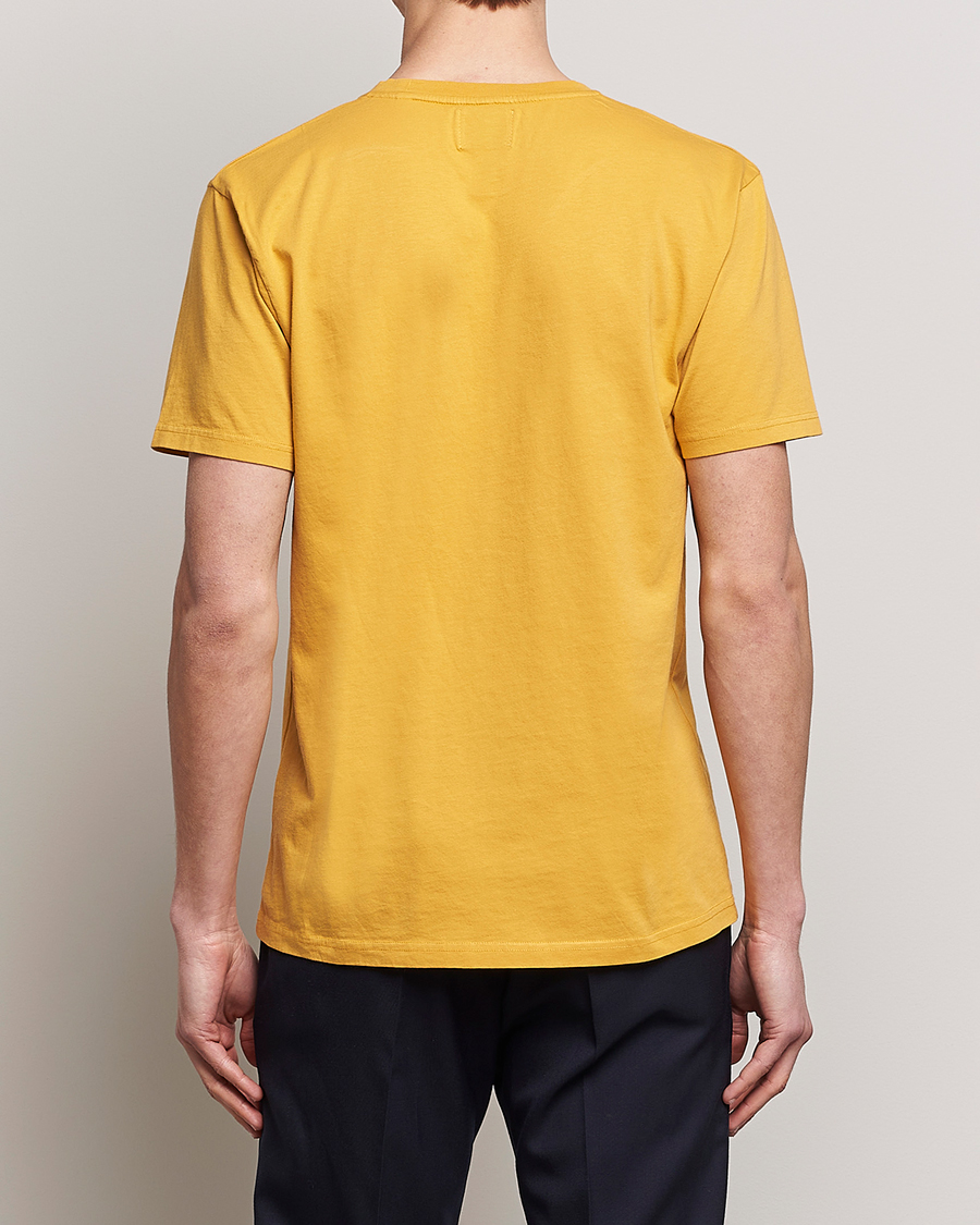 Hombres | Camisetas | Colorful Standard | Classic Organic T-Shirt Burned Yellow