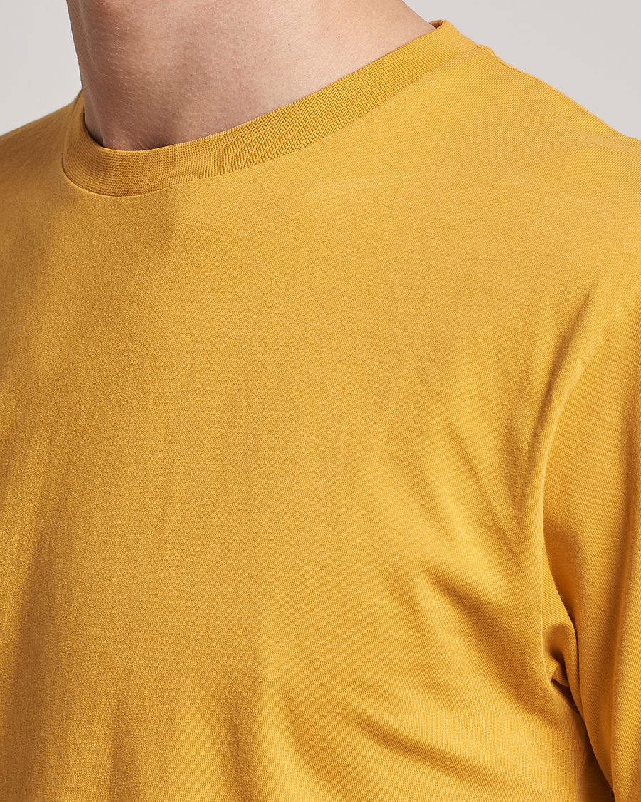 Hombres | Camisetas | Colorful Standard | Classic Organic T-Shirt Burned Yellow