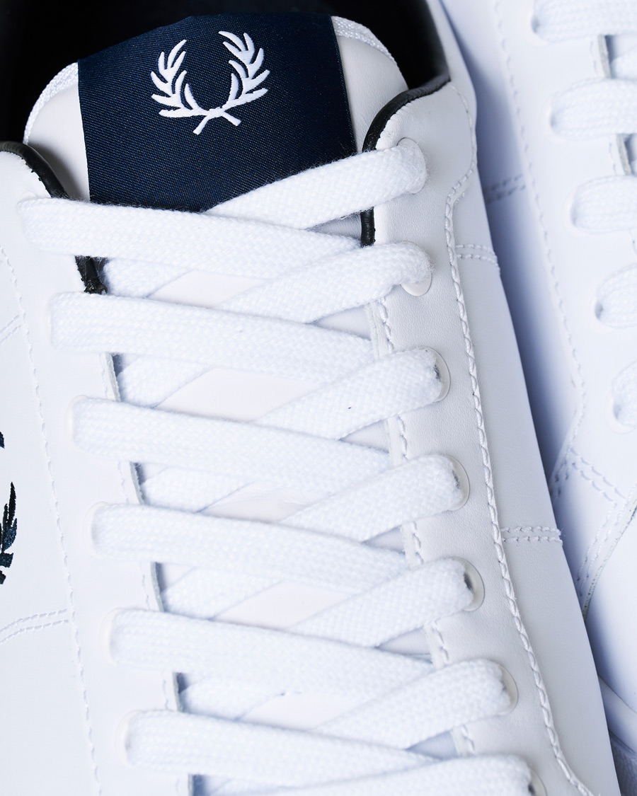 Hombres | Fred Perry B722 Leather Sneaker White/Navy | Fred Perry | B722 Leather Sneaker White/Navy