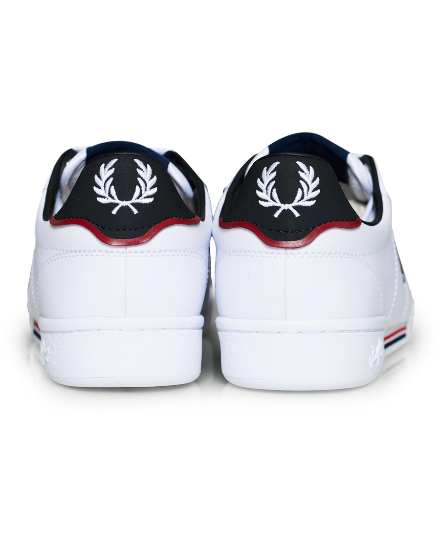 Hombres | Fred Perry B722 Leather Sneaker White/Navy | Fred Perry | B722 Leather Sneaker White/Navy