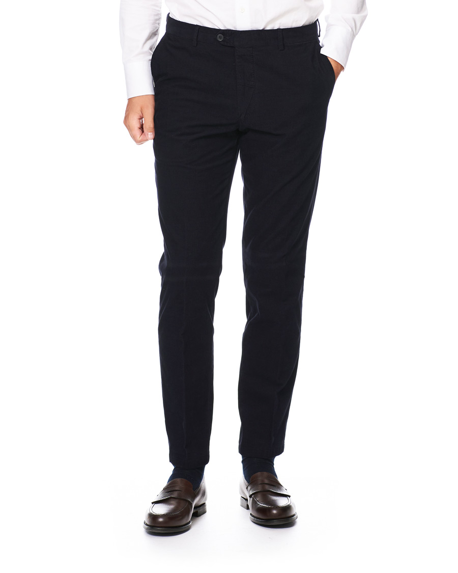 Hombres | Pantalones | Oscar Jacobson | Denz Baby Cord Trousers Navy